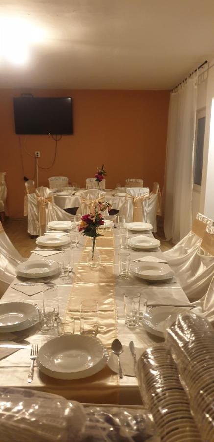 Casa De Vacanta Emd Eselnita Luaran gambar