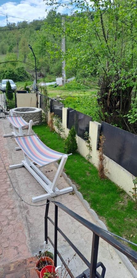 Casa De Vacanta Emd Eselnita Luaran gambar
