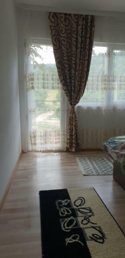 Casa De Vacanta Emd Eselnita Luaran gambar